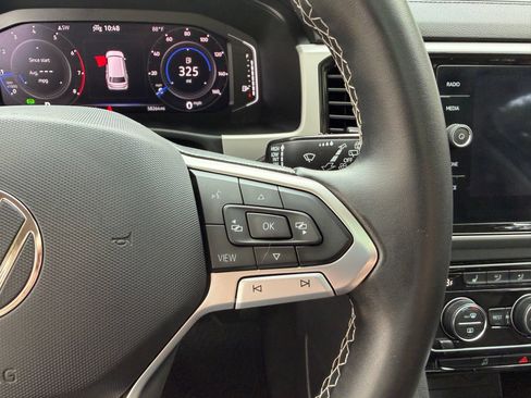Used 2022 Volkswagen Atlas SE w/ Panoramic Sunroof Package FWD image 15