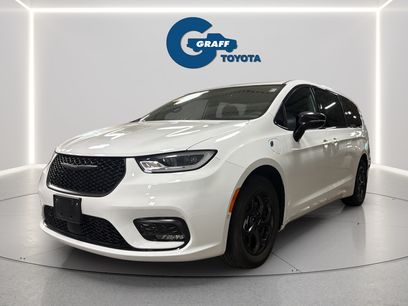 Used 2024 Chrysler Pacifica Limited