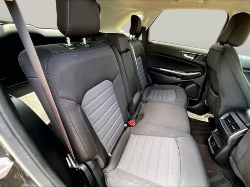Used 2020 Ford Edge SE FWD image 20