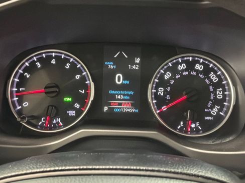 Used 2019 Toyota RAV4 XLE w/ Carpet Mat Package AWD/4WD image 12
