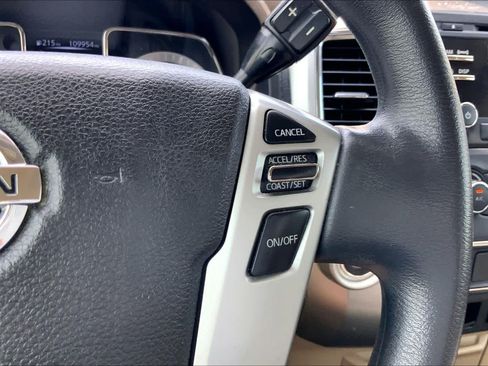 Used 2017 Nissan Titan SV RWD image 24
