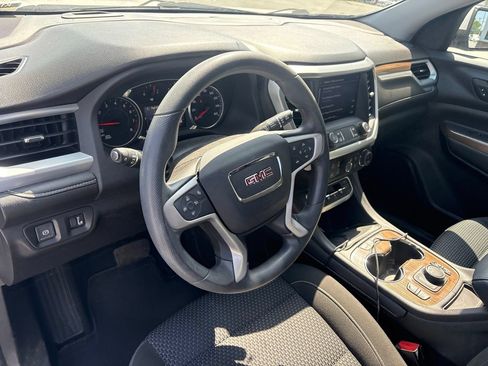 Used 2021 GMC Acadia SLE w/ Driver Convenience Package AWD/4WD image 4