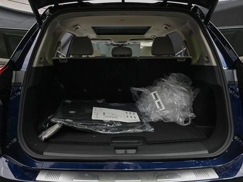 New 2025 Nissan Rogue SL w/ SL Premium Package image 21