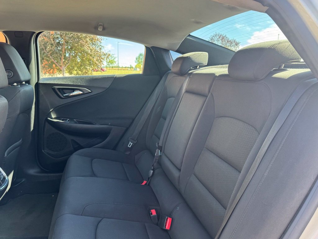 Used 2016 Chevrolet Malibu LT FWD image 32
