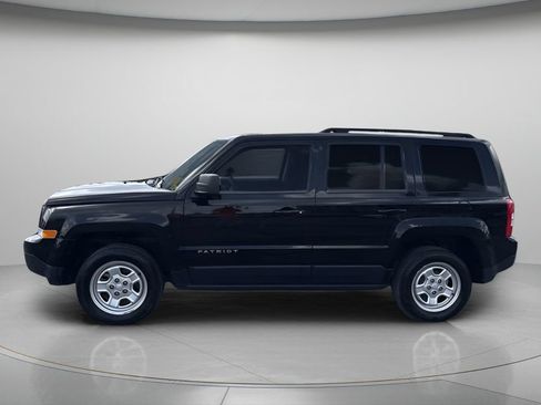 Used 2015 Jeep Patriot Sport w/ Power Value Group FWD image 4