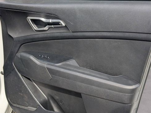 Used 2023 Kia Sportage LX image 35