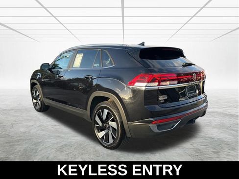 Used 2024 Volkswagen Atlas Cross Sport SE image 7