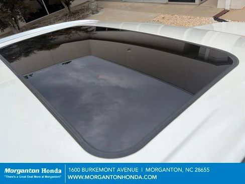 Used 2018 Toyota Highlander XLE FWD image 12
