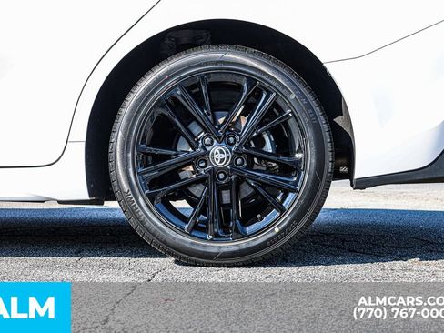 Used 2025 Toyota Camry SE image 18