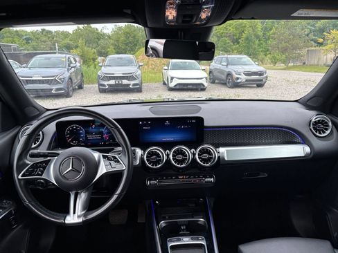 Used 2025 Mercedes-Benz GLB 250 image 36