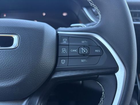 New 2026 Jeep Grand Cherokee Laredo image 16