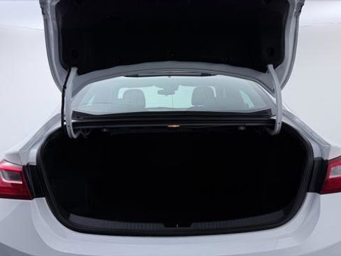 Used 2023 Chevrolet Malibu LT FWD image 18