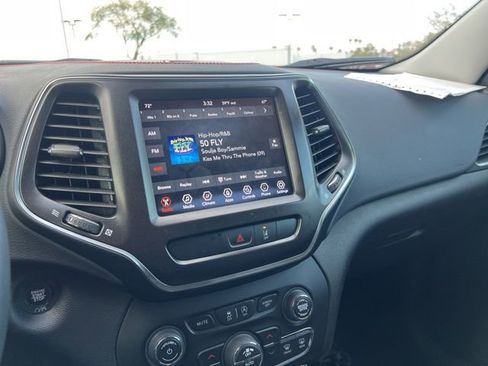 Used 2022 Jeep Cherokee Trailhawk w/ Premium Leather Package image 34