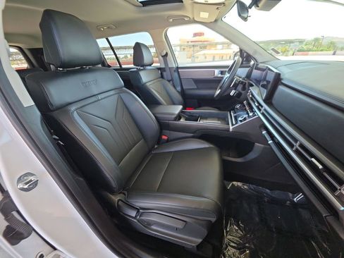 Used 2025 Hyundai Santa Fe XRT image 29