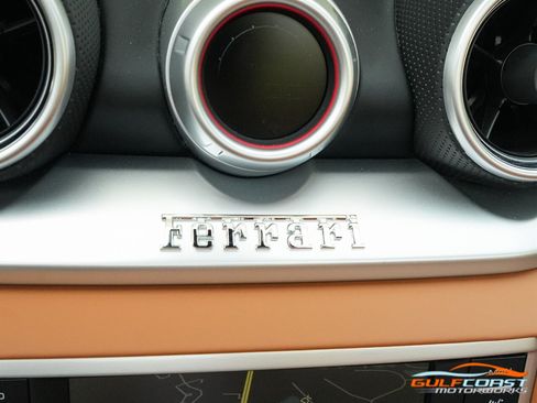 Used 2017 Ferrari California T RWD image 14