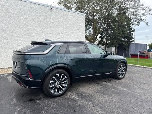 Used 2024 Cadillac Lyriq Sport w/ LPO, Floor Liner Package AWD/4WD image 5