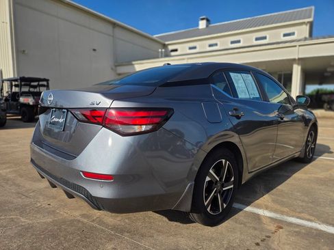Used 2024 Nissan Sentra SV FWD image 7