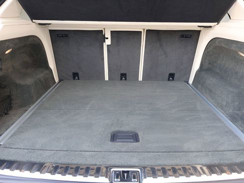 Used 2022 Bentley Bentayga image 20