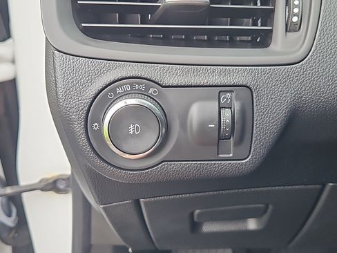 Used 2020 Buick Envision Essence FWD image 9