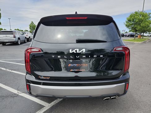 Used 2025 Kia Telluride S FWD image 18