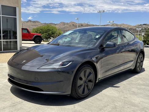 Used 2025 Tesla Model 3 Long Range RWD image 4