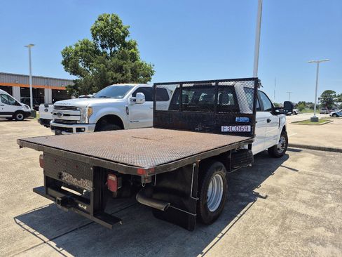 Used 2020 Ford F350 XL w/ Power Equipment Group RWD image 3