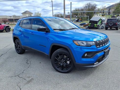 New 2026 Jeep Compass Latitude image 2