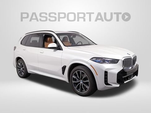 Used 2024 BMW X5 xDrive40i w/ M Sport Package AWD/4WD image 11