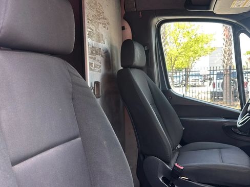 Used 2019 Mercedes-Benz Sprinter 170 image 10
