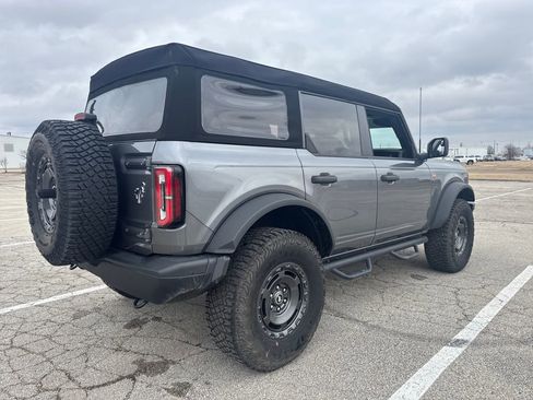 Used 2024 Ford Bronco Badlands image 6