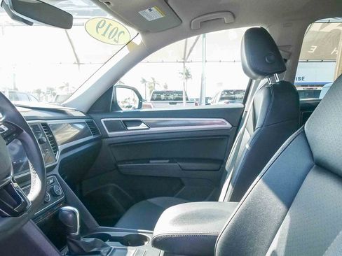 Used 2019 Volkswagen Atlas SE image 17