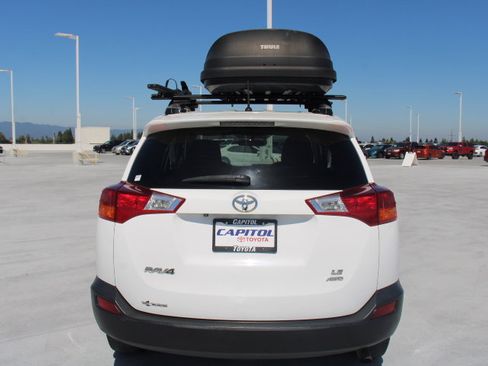 Used 2015 Toyota RAV4 LE AWD/4WD image 4