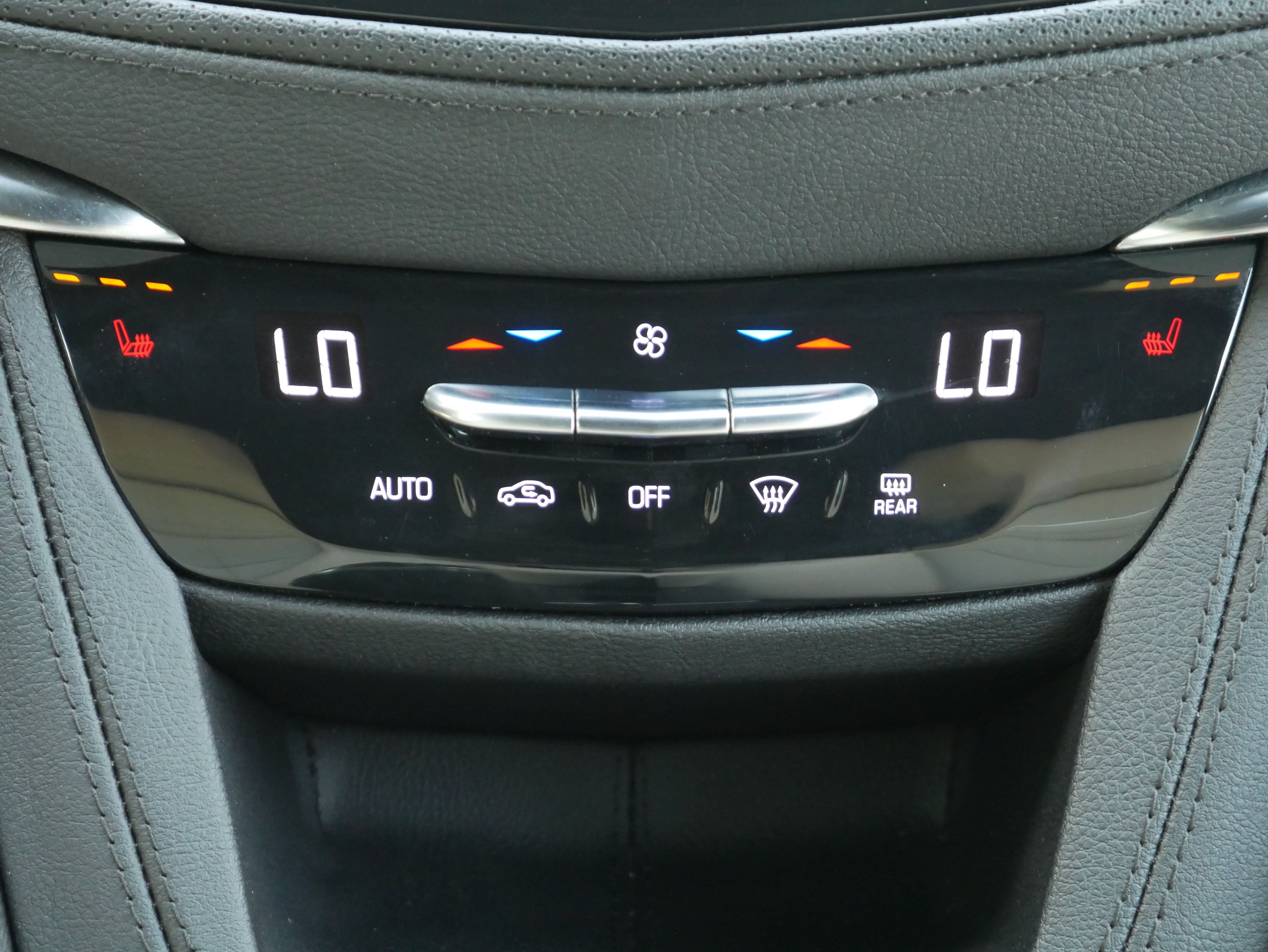 Certified 2022 Cadillac XT5 Sportv w/ Technology Package AWD/4WD image 19