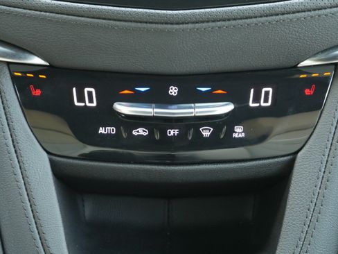 Certified 2022 Cadillac XT5 Sportv w/ Technology Package AWD/4WD image 19