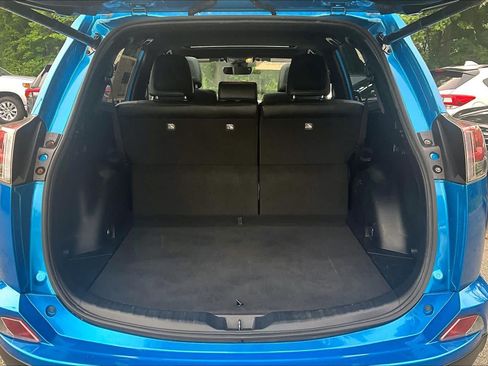 Certified 2018 Toyota RAV4 SE w/ Power Extra Value Package AWD/4WD image 31