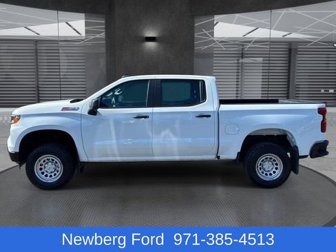 Used 2024 Chevrolet Silverado 1500 W/T w/ Z71 Off-Road Package AWD/4WD image 8