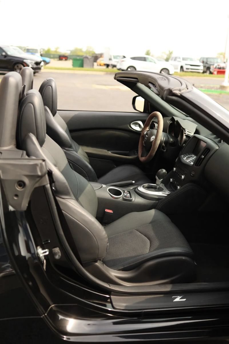 Used 2019 Nissan 370Z Touring RWD image 40