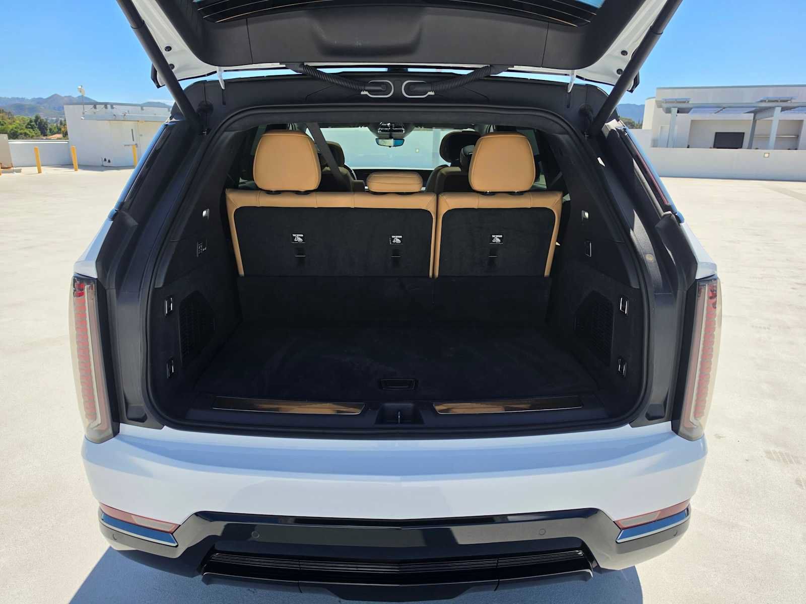 Used 2025 Cadillac Escalade IQ Sport 2 AWD/4WD image 15