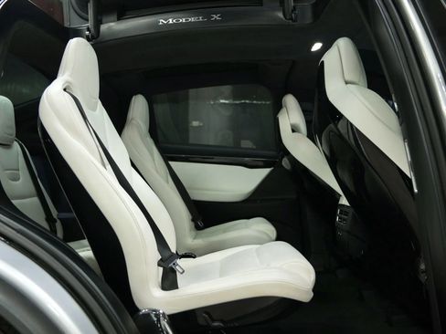 Used 2017 Tesla Model X 90D image 37