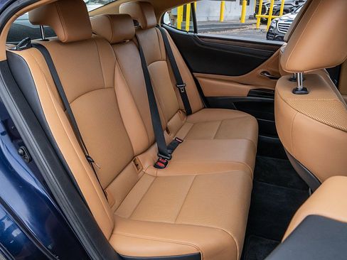 Used 2022 Lexus ES 350 w/ Premium Package image 21