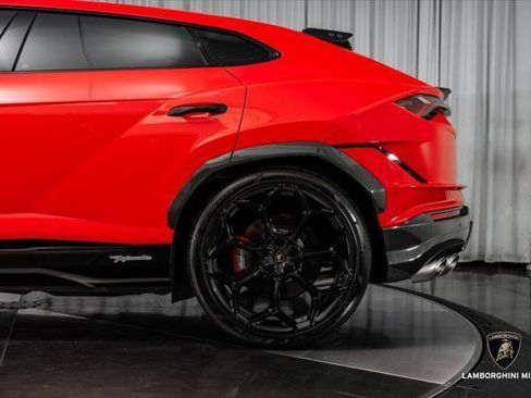 Used 2023 Lamborghini Urus Performante AWD/4WD image 18