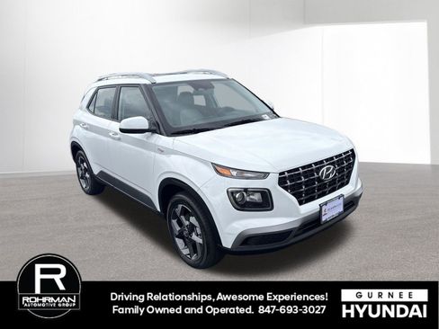 New 2026 Hyundai Venue SEL FWD image 2