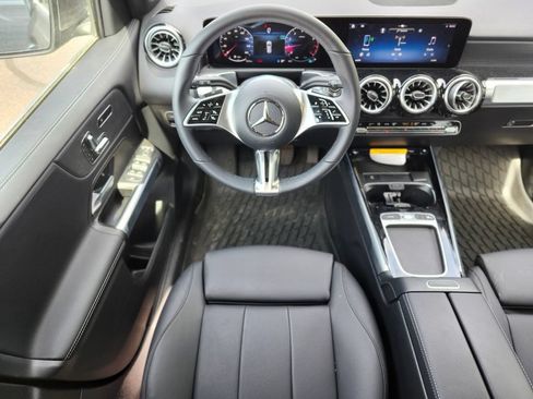 Used 2026 Mercedes-Benz GLB 250 4MATIC image 13