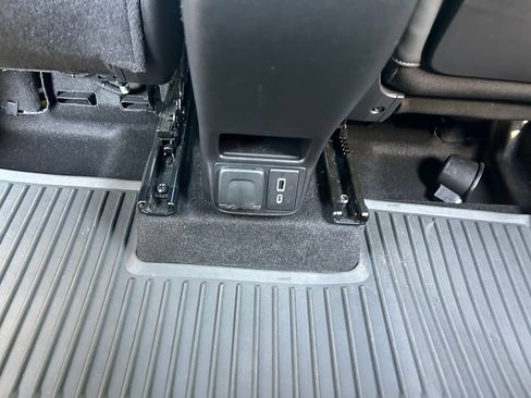 Used 2021 Chevrolet TrailBlazer RS w/ Sun and Liftgate Package FWD image 41