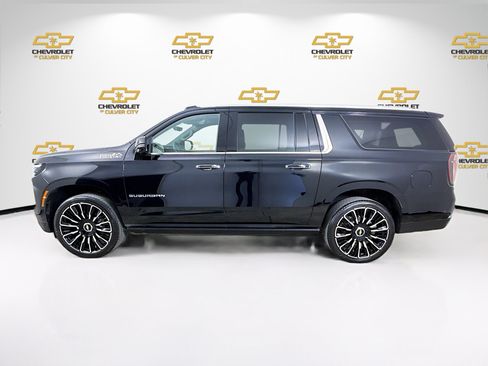 Used 2025 Chevrolet Suburban High Country AWD/4WD image 5