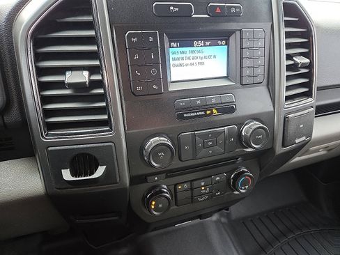 Used 2018 Ford F150 XLT image 14