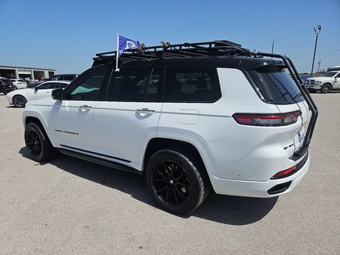 Used 2023 Jeep Grand Cherokee L Summit AWD/4WD image 4