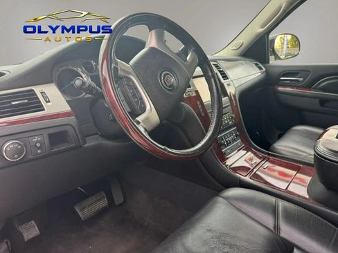 Used 2013 Cadillac Escalade ESV Premium AWD/4WD image 12