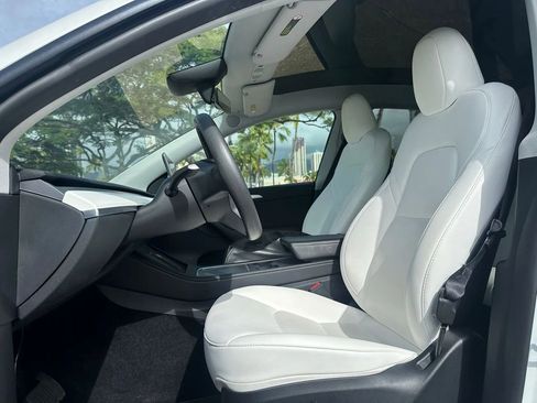 Used 2023 Tesla Model Y Long Range image 8