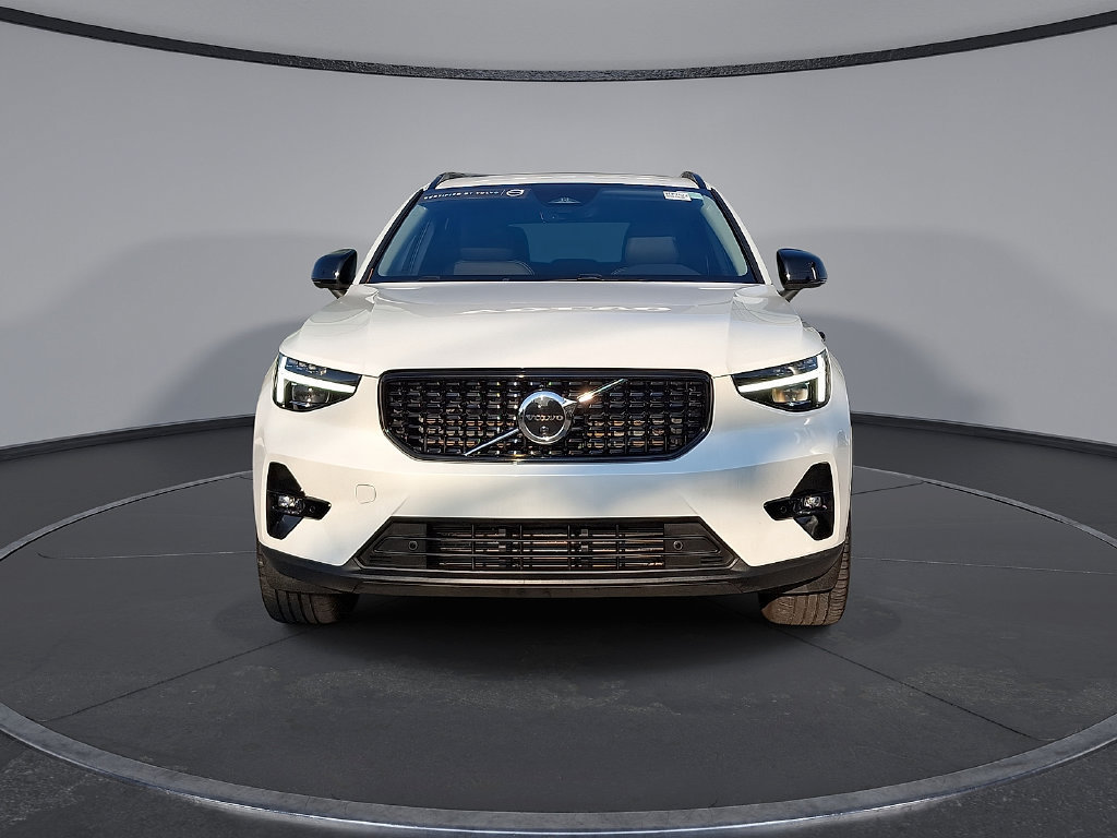 Certified 2026 Volvo XC40 B5 Plus AWD/4WD image 35